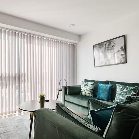 Beautiful 2 Bed Apartment In A Converted Mill Leeds  Buitenkant foto